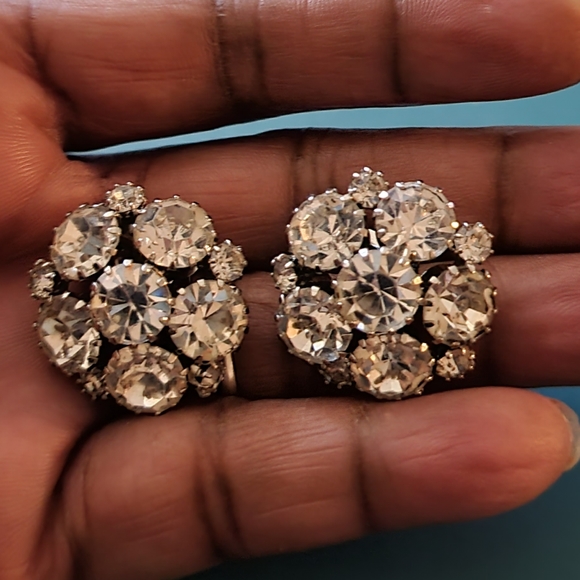 Vintage Weiss Clip Earrings - Picture 4 of 5